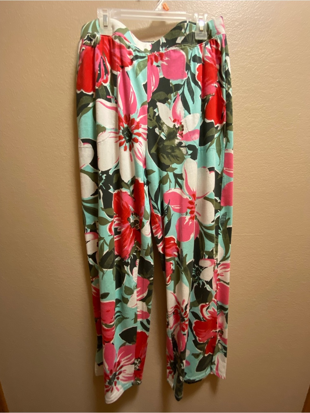 d & co. Beach Floral Wide Pant in Mint with Red, Pink & White Bloom Print Small